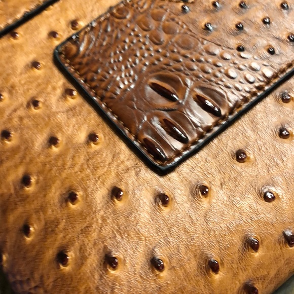 NEW! Nice faux Ostrich Skin Wristlet with strap. - Picture 6 of 7